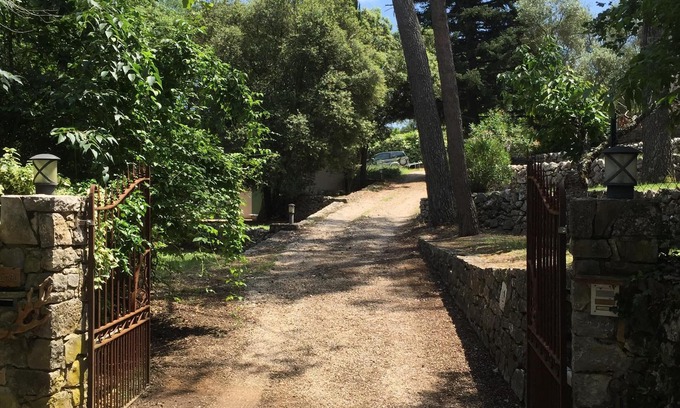 Saint-Jacques Villa | Beautiful guest house 60 M², 3*, in a quiet place with trees, closed property