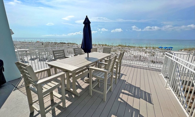 White Sands House | Beautiful Gulf Front Townhome on Pensacola Beach!