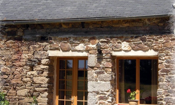 Pommerit-Jaudy Cottage | Beautiful holiday cottage close to the stunning Pink Granite Coast