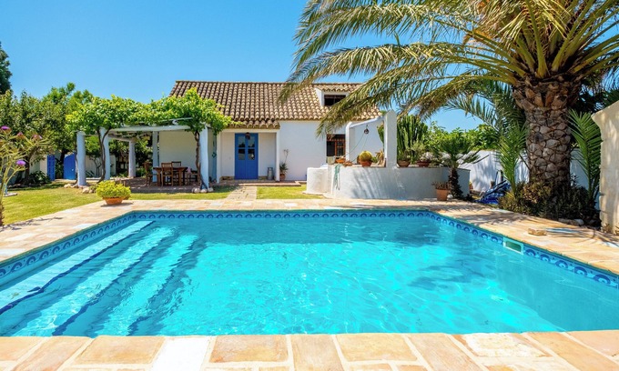 El Palmar House | Beautiful Holiday Home "Cortijo del Huerto" near the Beach