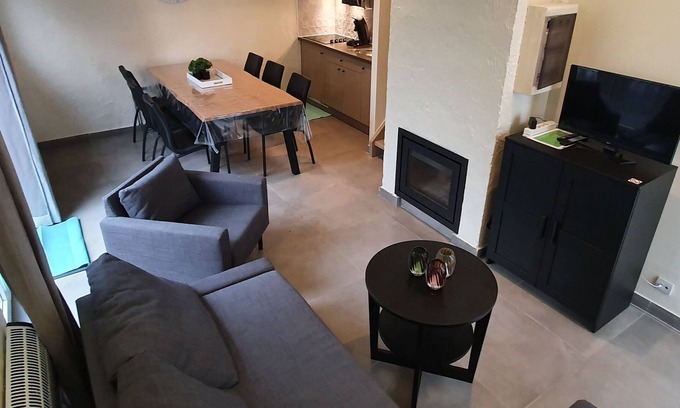 Virton House | Beautiful holiday home in Virton with terrace