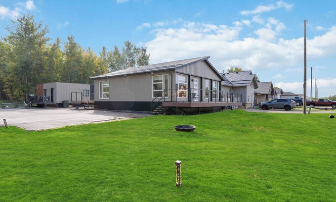 Alberta Beach House | Beautiful home in peaceful and tranquil location