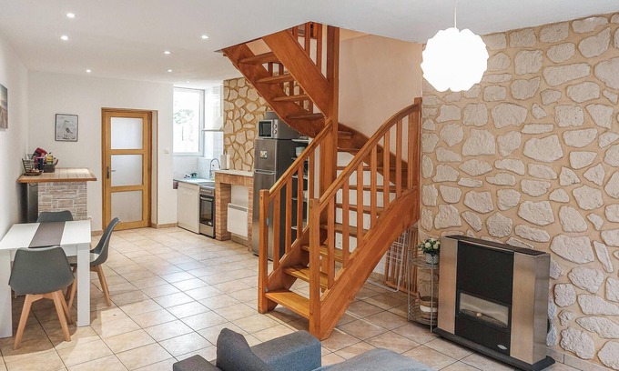 Gravelines House | Beautiful home in Gravelines with WiFi