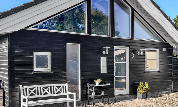 Hou House | Beautiful home in Hals with Wi-Fi