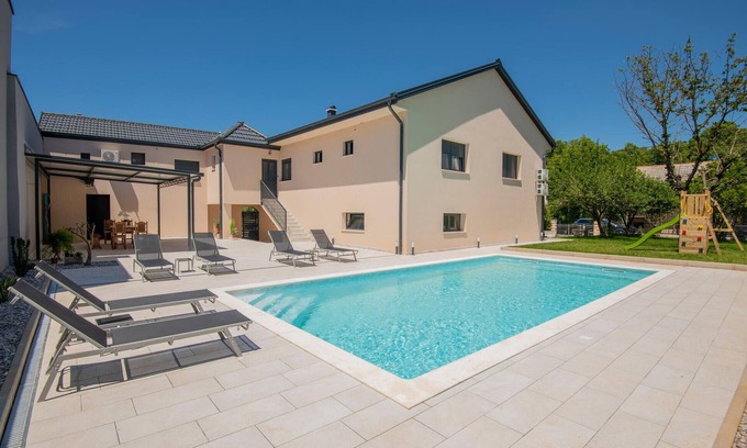 Kamenmost House | Beautiful home in Kamenmost with WiFi