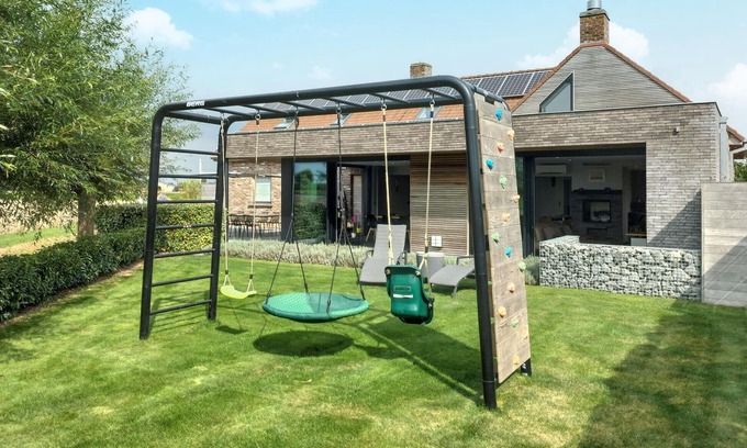 Haringe House | Beautiful home in Poperinge with WiFi