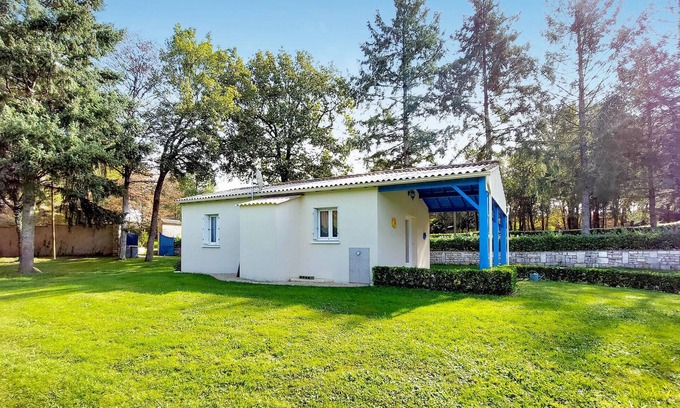Bagnault House | Beautiful home in Souvigne with WiFi