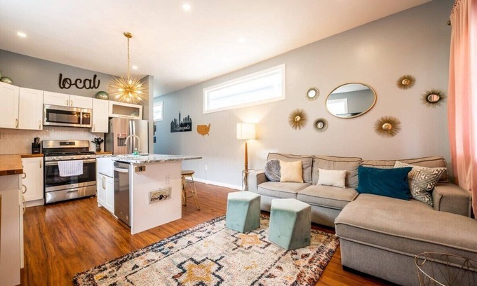 Fountain Square House | Beautiful Home, King Bed, BBQ