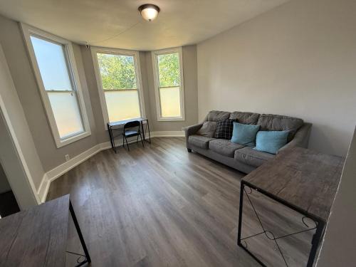 New City House | Beautiful Home Near Downtwon - Free Parking!