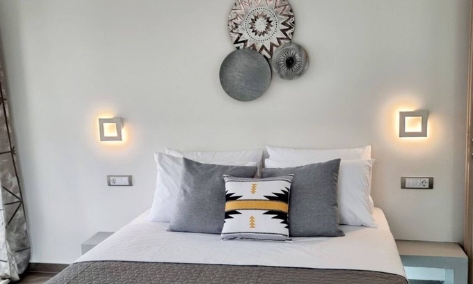 Agios Georgios Apartment | Beautiful home near the sea. The taxes is 8€ per night you pay cash with checkin