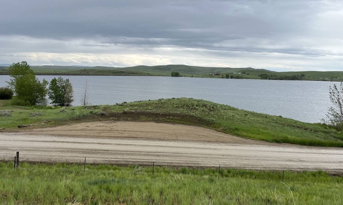 Roberts Cabin | Beautiful home steps from the lake, Mountain View’s
