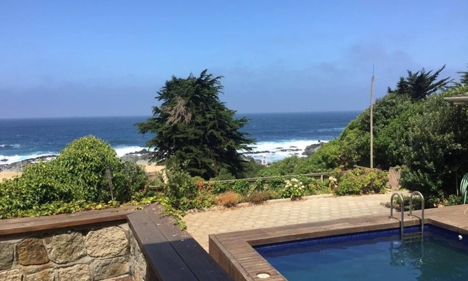 Isla Negra House | Beautiful House on the seafront in Isla Negra