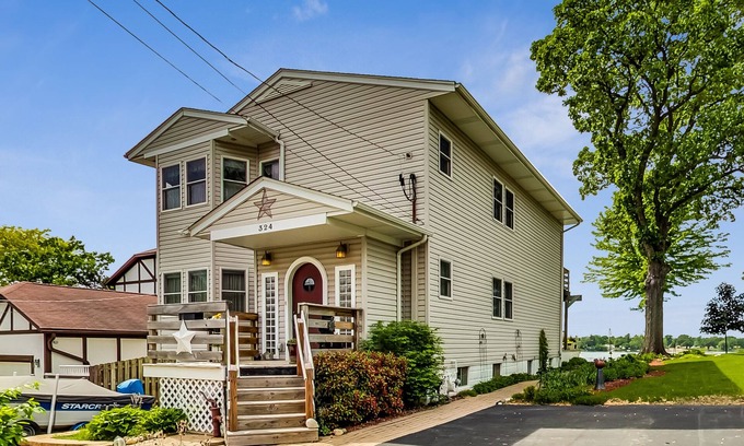 Round Lake House | Beautiful Huge Lakefront Remodeled Home with Incredible Views