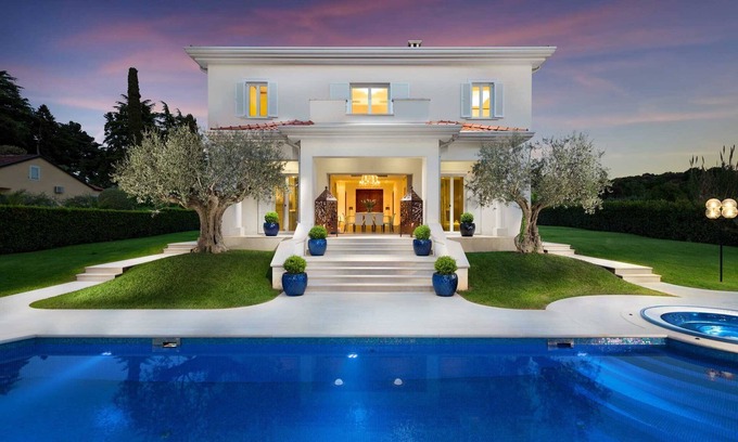 Borik Villa | Beautiful Istria Villa | 5 Bedrooms | Villa Nikole Prestige | Luscious Gardens.