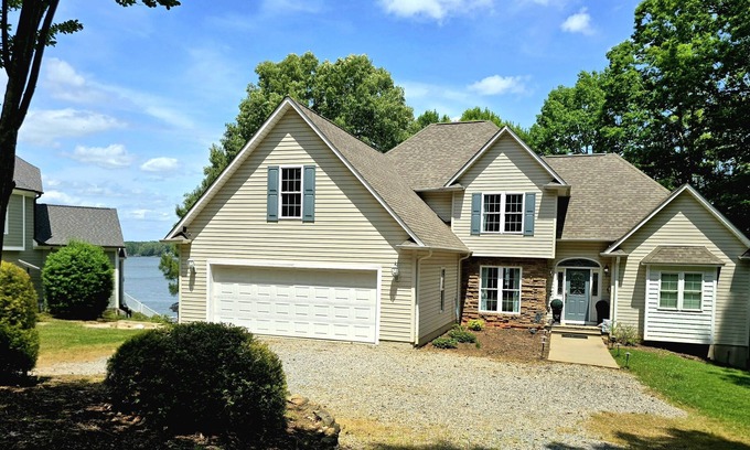 Olde Ferry Estates House | Beautiful Lake Gaston NC. Views to remember for a lifetime!