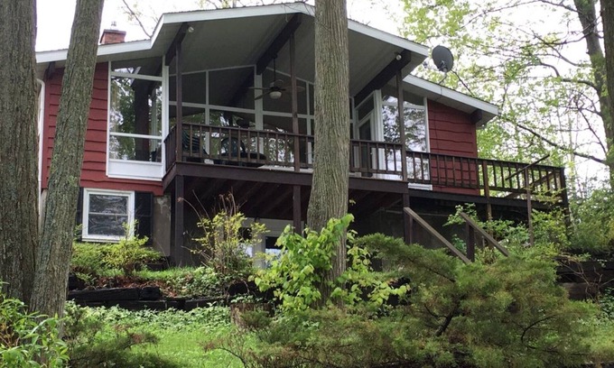 Farwell House | Beautiful lake house in northern Michigan