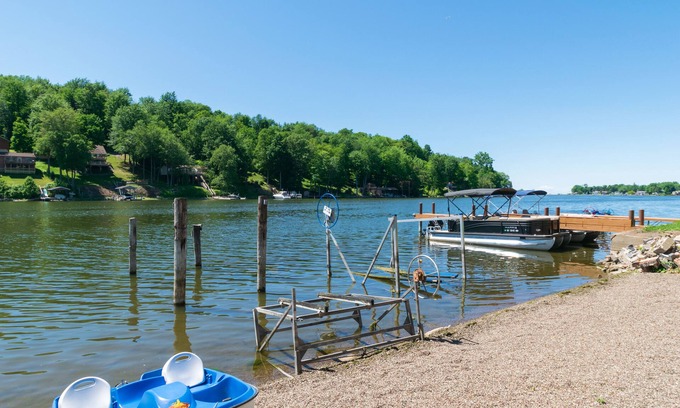 Wolcott House | Beautiful Lake House with Hot Tub!