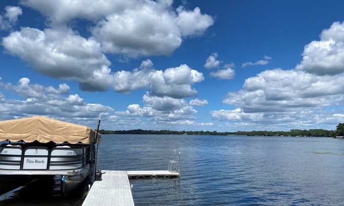 Litchfield House | Beautiful Lake Manuella home, perfect for families! Relax, fish, swim, boat.
