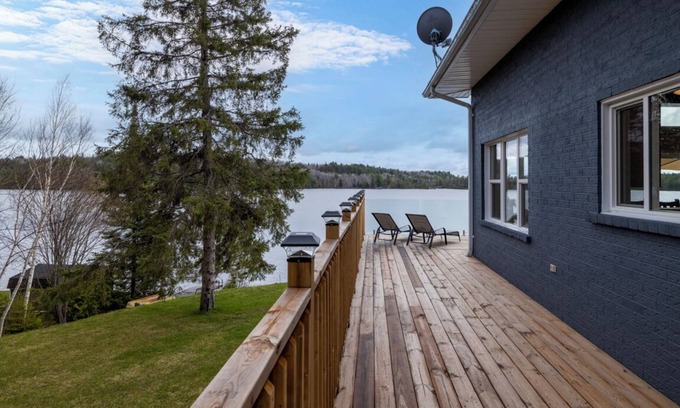 French River House | Beautiful lakefront home surrounded by nature