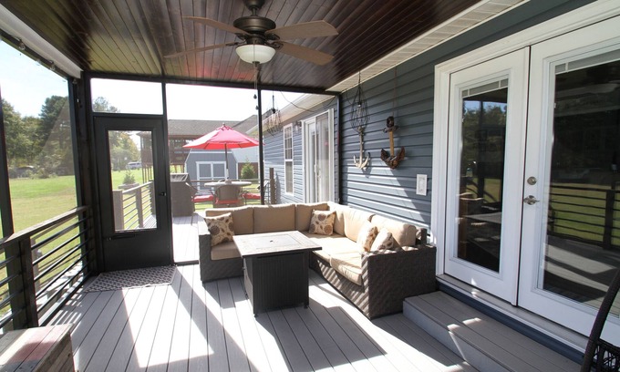 Inman House | Beautiful Lakefront Home on over an acre