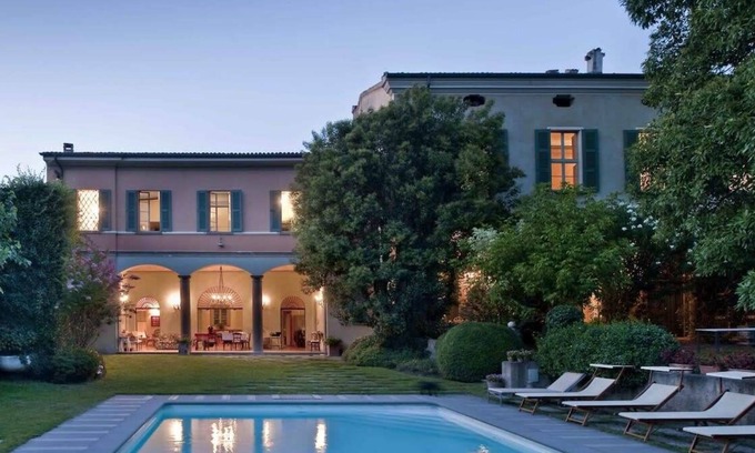 Bornato Villa | Beautiful Land Villa Around Historic Residence