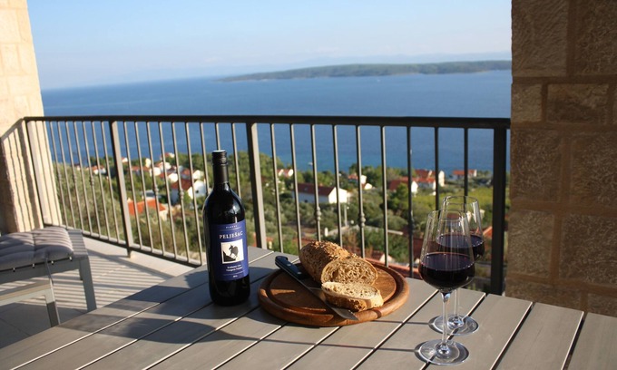 Zavala Apartment | Beautiful large and luxurious family-friendly 'stonehouse' with stunning sea views