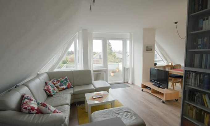 Bad Zwischenahn Apartment | Beautiful, light vacation home with a large roof deck by the Zwischenahner Lake