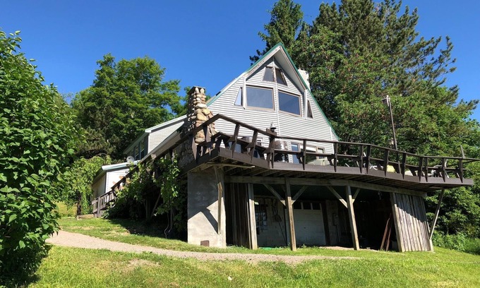 New Woodstock Cabin | Beautiful Lodge on Mystic Mountain