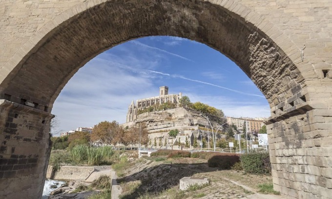 Centre Historic de Manresa Apartment | Beautiful Loft Three in Manresa