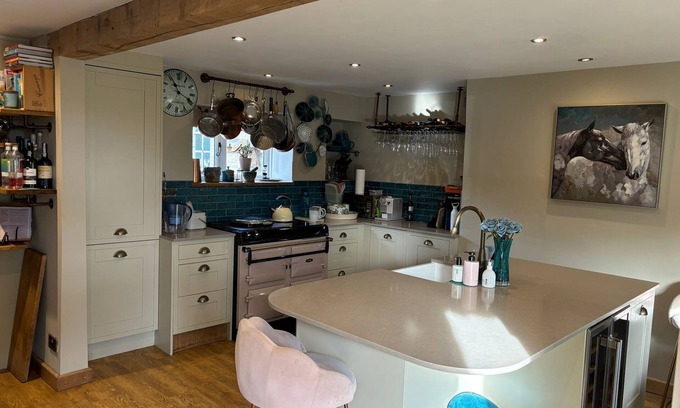Stratton Audley Cottage | Beautiful luxurious cottage in idyllic country village, Bicester, Brackley,