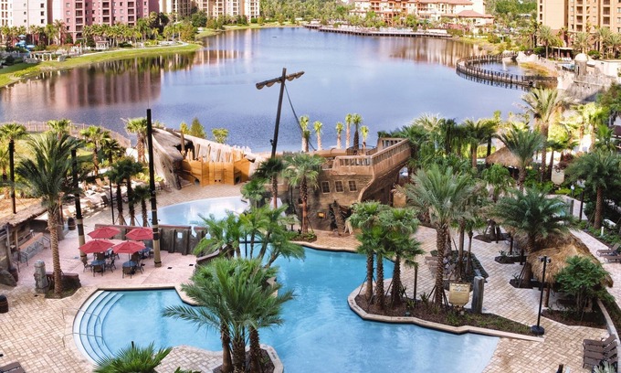 Lake Buena Vista Condo | Beautiful Luxury 2 bedroom next to Disney!