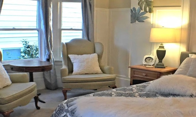Gold Coast House | Beautiful Luxury Victorian Home Near SF, Beach,OAK