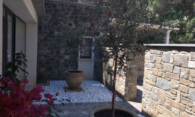 Roccamare Villa | Beautiful luxury villa in exclusive pine forest bordering mediterranean