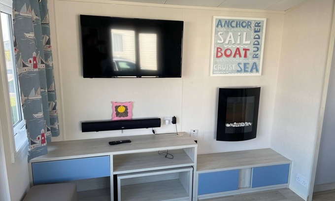 Pagham House | Beautiful modern Gold 3 bedroom caravan