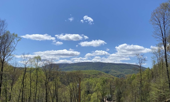 Black Fork Cabin | Beautiful, Modern Mountain Cabin with beautiful view. Close to ski resorts!