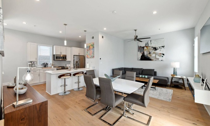 Bywater Condo | Beautiful Modern NOLA Condo- Bywater Area. Off Street Gated & Reserved Parking