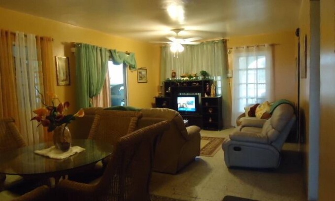 Guavate House | Beautiful Mountain vacation rentals