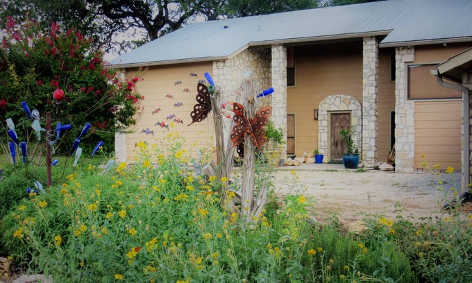 Uvalde House | Beautiful Nature Retreat near Concan, TX