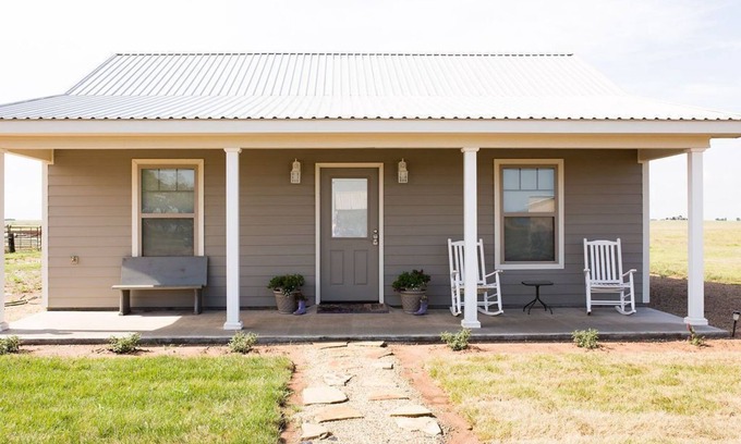 Canyon House | Beautiful New Guesthouse, Cottage Style, Close to Palo Duro Canyon & WTA&M