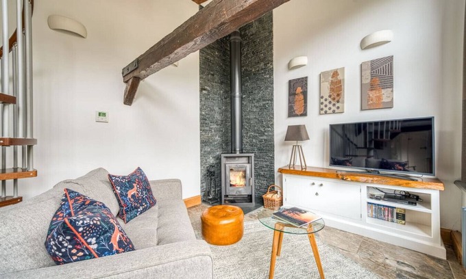 New Forest District Cottage | Beautiful Old Barn | New Forest | Just For Two