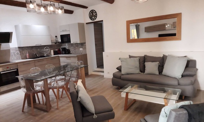 Old Town House | Beautiful Old Town flat, near the beach
