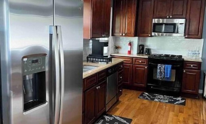 Teaneck House | Beautiful place minutes away to New York City .