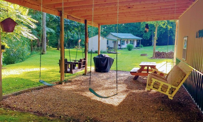 Taswell Cabin | Beautiful private country setting, 4 miles to Little Patoka Boat Ramp.