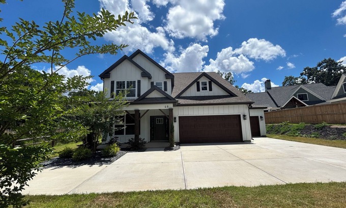 Conestee House | Beautiful private farm house in the middle of the city