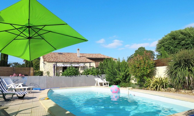 Cissac-Medoc House | Beautiful private villa for 5 guests with pool, WIFI, TV, terrace and parking