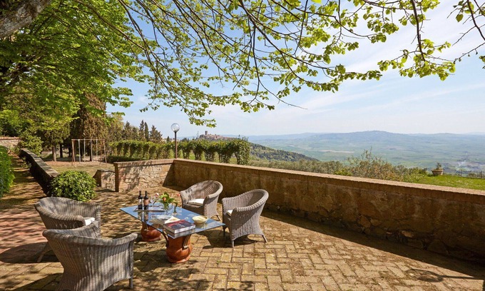 Montecatini Val di Cecina Villa | Beautiful private villa for 20 people with WIFI, private pool, TV, pets allowed and panoramic view