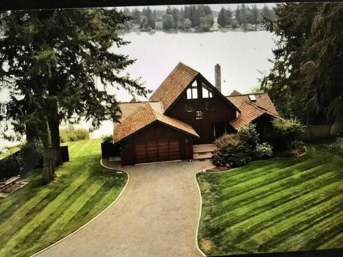 Fort Lewis House | Beautiful Private Lake Lodge with Private Dock and Mountain Views
