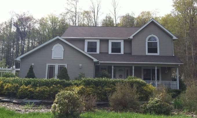 Kingsley House | Beautiful Private Modern Country Home