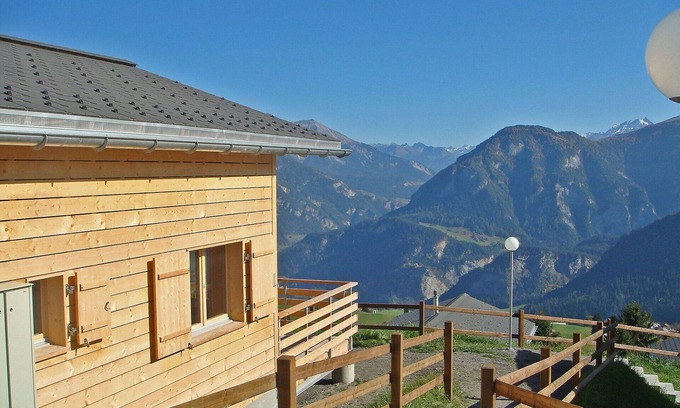 Oberurmein House | Beautiful private villa with WIFI, TV, terrace, pets allowed, panoramic view and parking