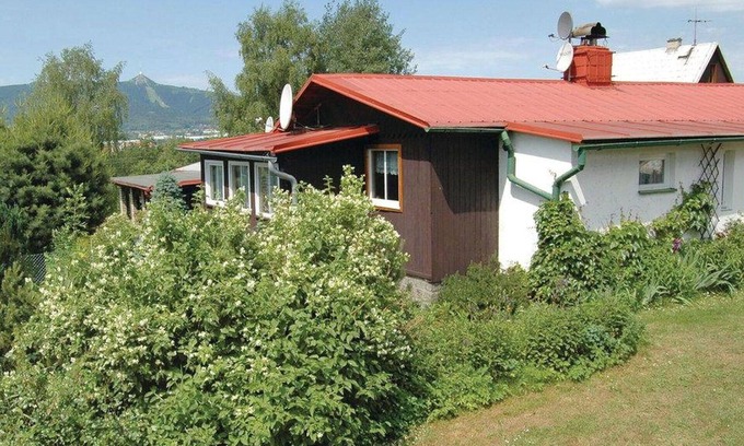 Liberec House | Beautiful private villa for 6 people with TV, pets allowed, panoramic view and parking